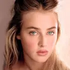 Anna Van Patten