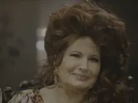 ما یک روح داریم-We Have a Ghost4
