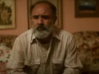 یک میلیون مایل آن طرف تر-A Million Miles Away