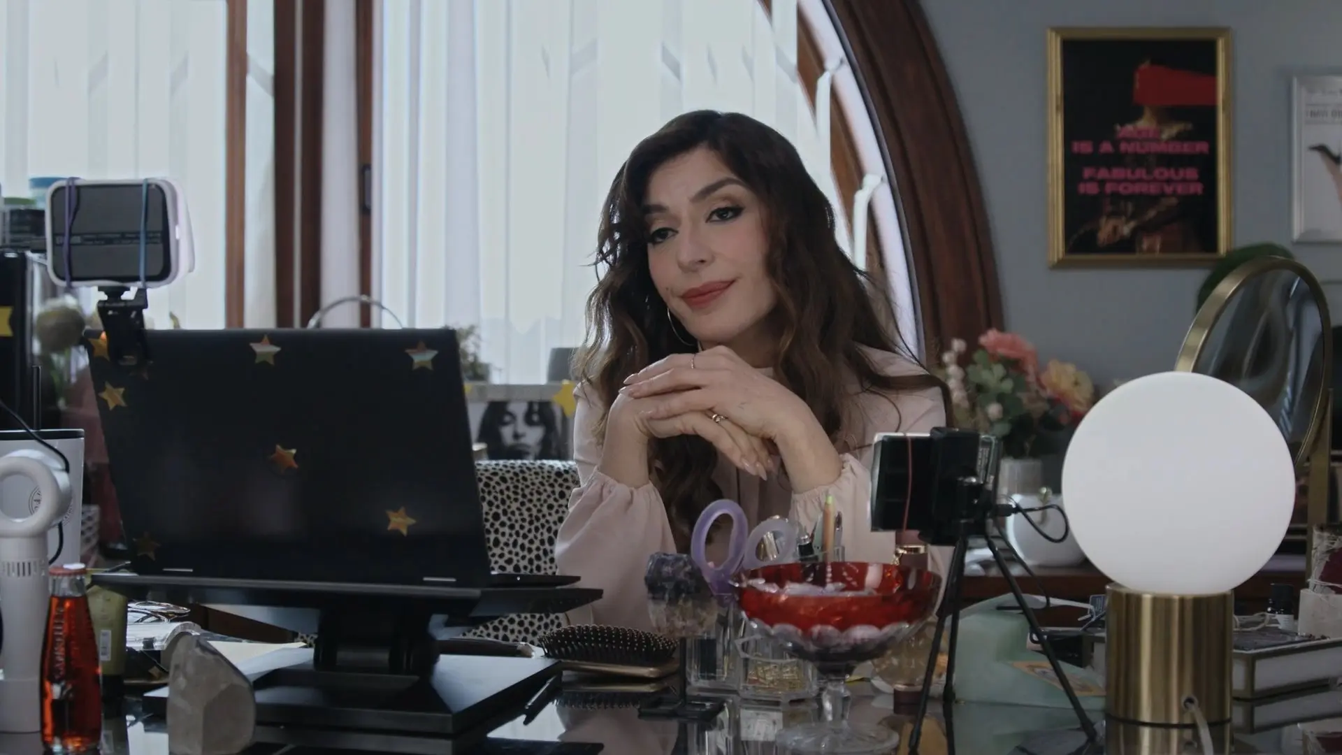 Sabrina Impacciatore-روزنامه