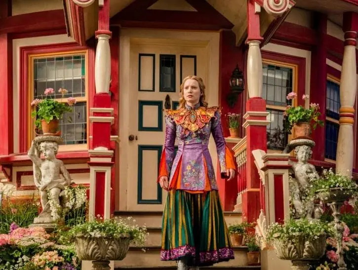 4  آلیس آنسوی آینه - Alice Through the Looking Glass